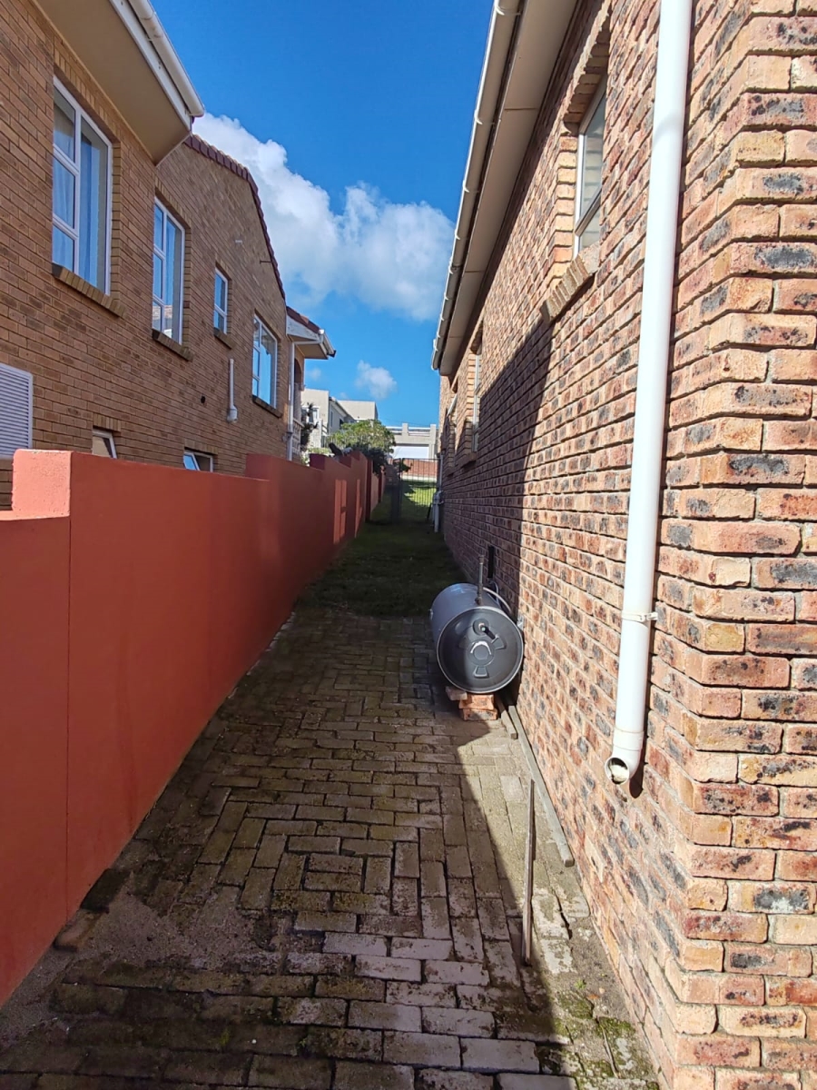 3 Bedroom Property for Sale in De Kelders Western Cape
